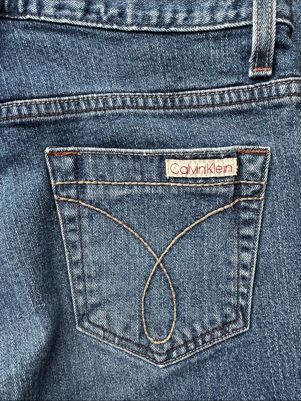 Calvin Klein women’s Straight leg Jeans deep blue size 6 30